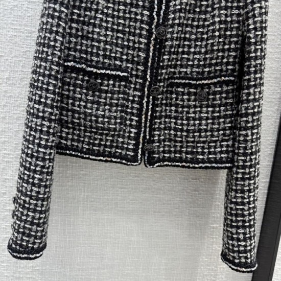 CHANEL Chanel surprisingly compatible 2023SS short length coat