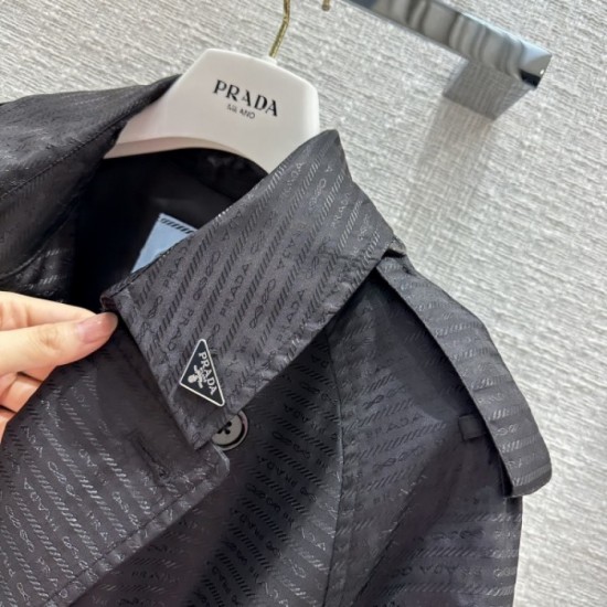 Model 2023SS trench coat of the extreme popularity in PRADA Prada Japan