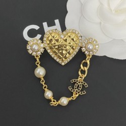 CHANEL This is what you need this summer 2024SS brooch