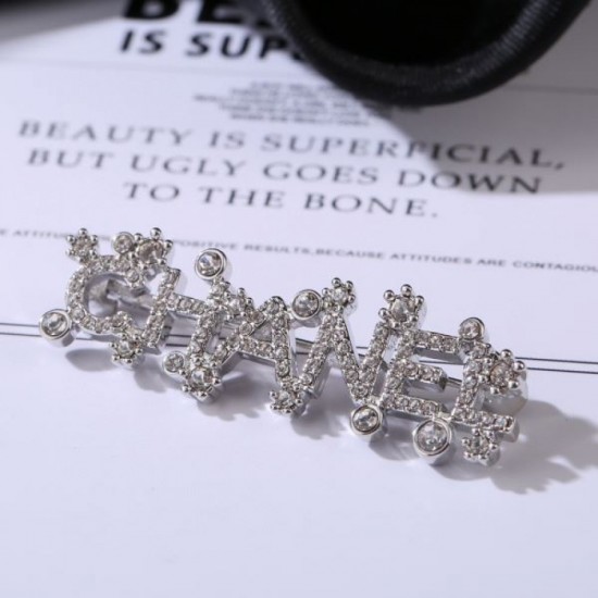 CHANEL This spring/summer featured tops 2024SS brooch