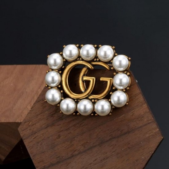 GUCCI Gucci Ahead of this year's trends 2024SS brooch