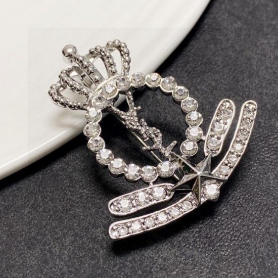 YSL Yves Saint Laurent 2024SS Brooch with an emphasis on looseness and comfort