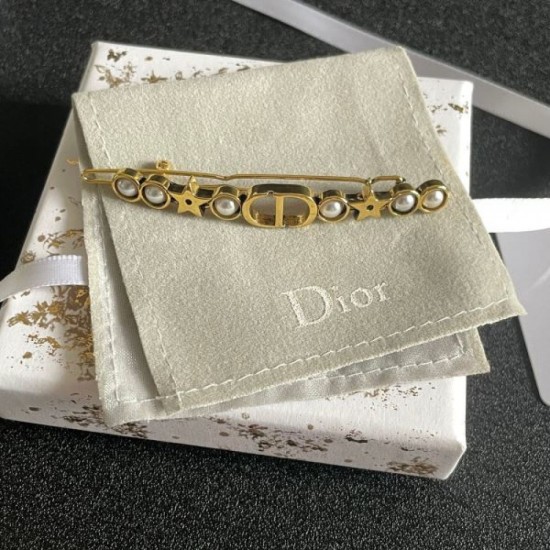 DIOR Dior 2024SS hair ornament that lets you feel the latest trends