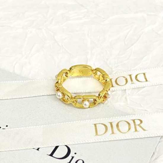 DIOR 2024SS ring with high fashion sensitivity