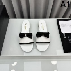 2024SS New CHANEL ladies slippers from last season