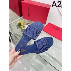 2024SS Colors are also trendy VALENTINO Women's slippers