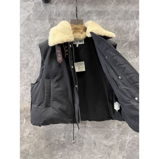 LOEWE Vest 2024FW Elegant, neat, and highly likable